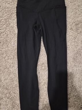 1Fabletics PureLuxe Crisscrossed Front Leggings in Black